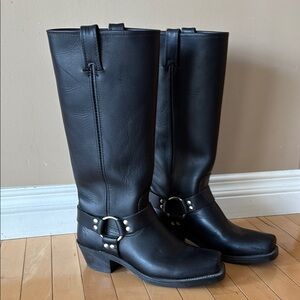FRYE AND CO. Black Leather Combat Boots